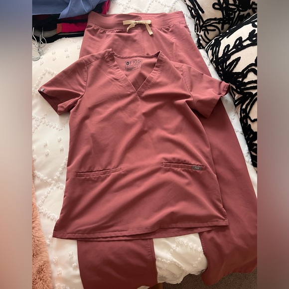 Figs Set in Mauve - S top S/T bottoms - Picture 2 of 5